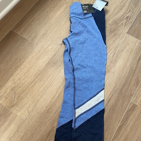 NWT gap leggings - Picture 2 of 10